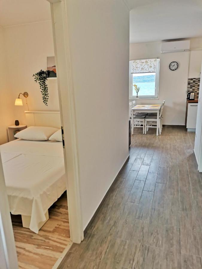Apartment Roman Betina  Exteriör bild